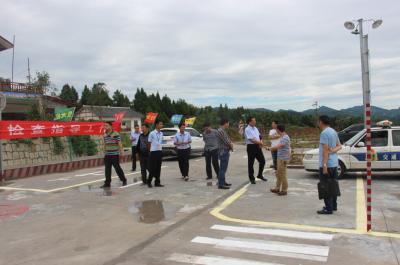 領導來我校指導工作